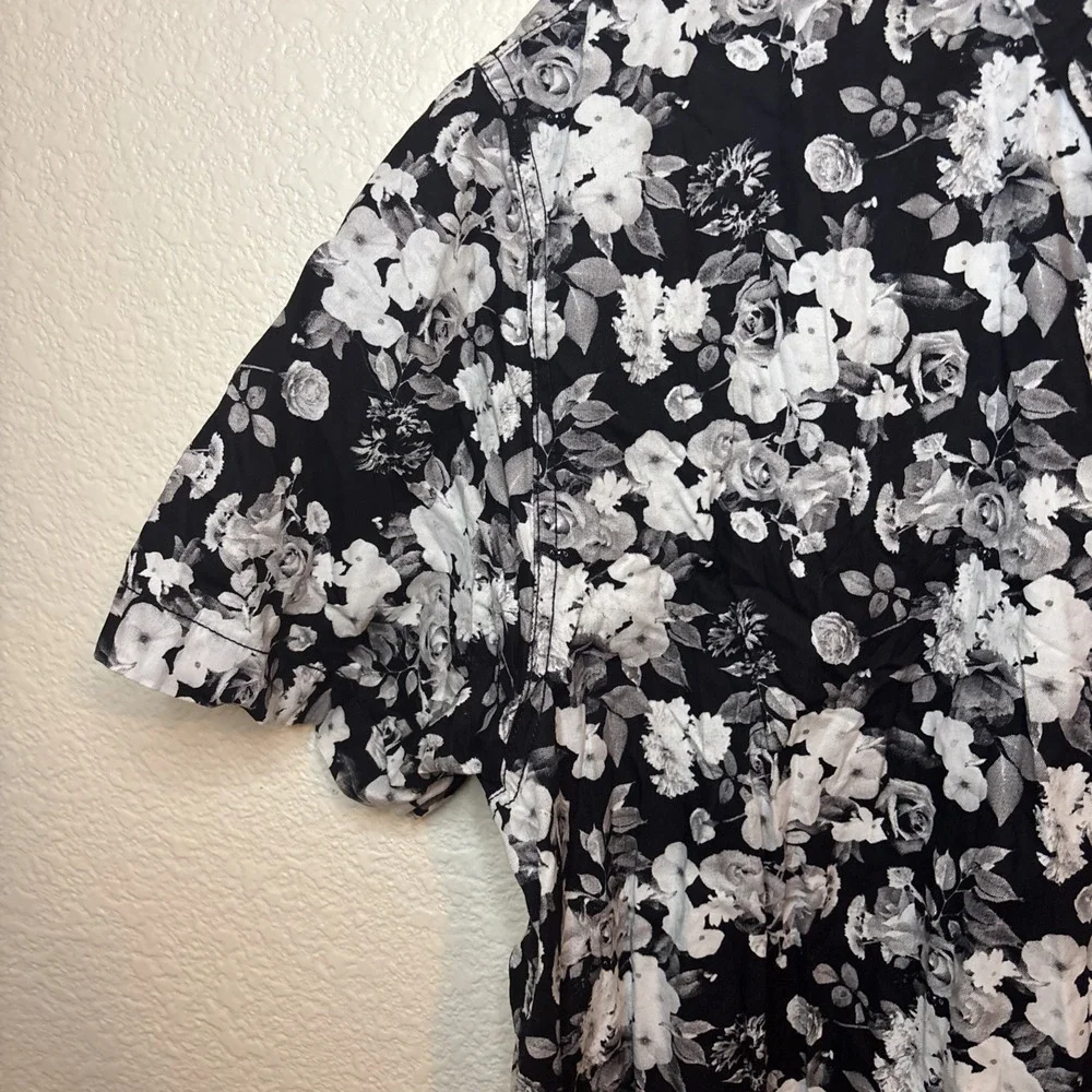 Levi's Men's XL  Classic Camper Relaxed Hawaiian Floral Hipster‎ Red Tab Shirt